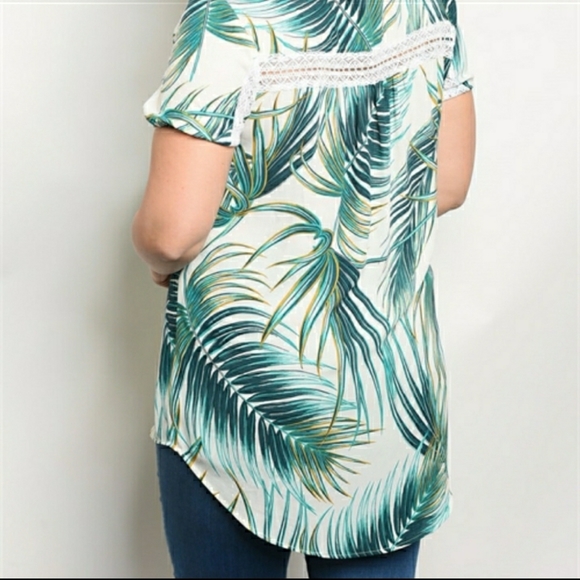 New plus size spring/summer top - Picture 4 of 16